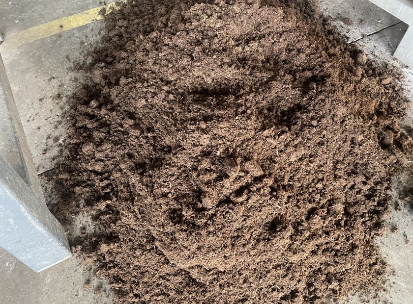 螺旋压榨机脱水有机肥试机视频