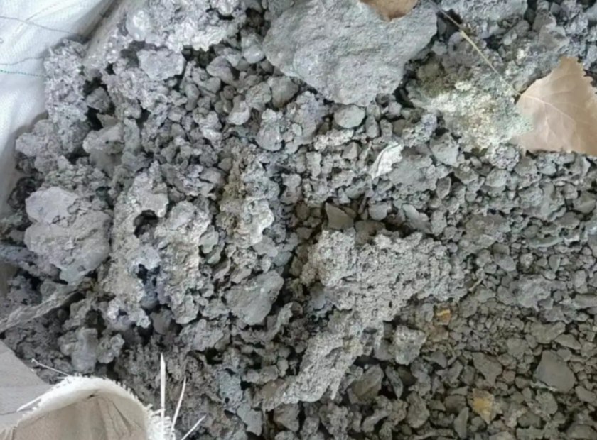 电池废料渣螺旋压榨脱水处理机器视频